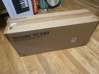 Sintetizador vocoder & Strings Behringer VC340