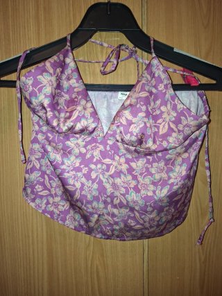 Top Pull&Bear floral morado y rosa