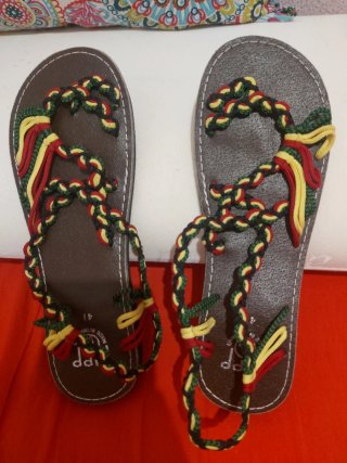 Sandalias Trenzadas Multicolor Talla 41