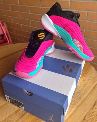 Zapatillas Jordan Luka 3 Pink 42 NUEVAS