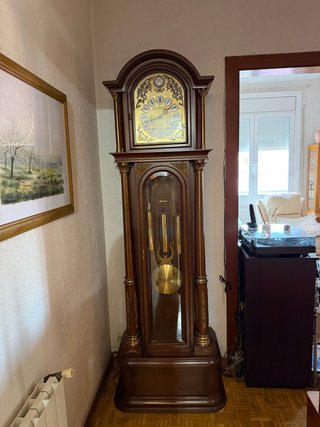 Orologio da terra carillon Hermle a 3 pesi