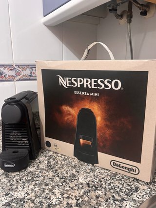 Cafetera Nespresso Essenza Mini Negra