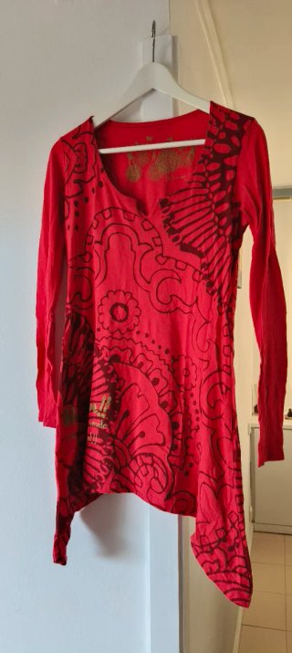 Vestido desigual rojo y dorado