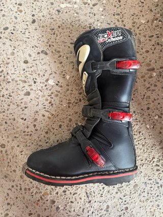 Botas de moto AXO talla 37 + protecciones rodilla