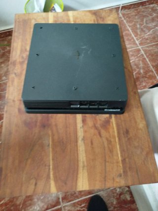 Consola PS4 + 3 Mandos