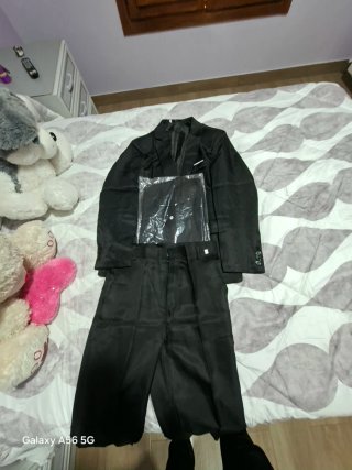 2 trajes negros