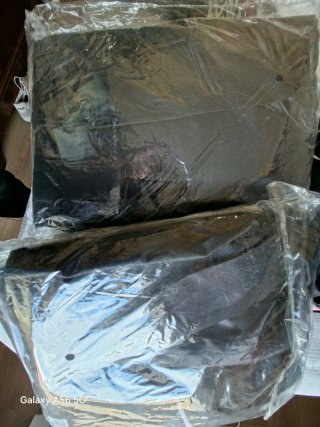 2 trajes negros