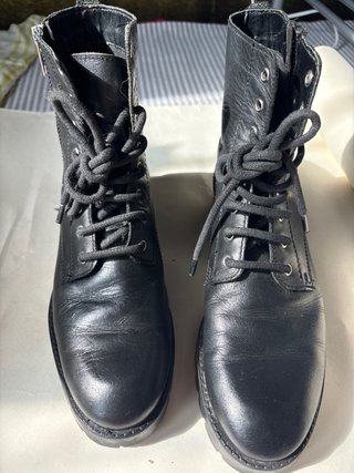 Botines Negros con Cordones