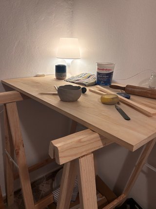 Mesa de Madera con Caballetes