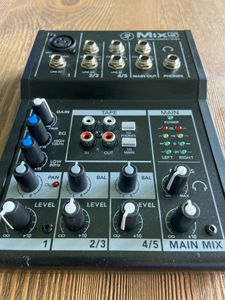 Mesa de Mezclas Mackie Mix5 Compacta - NUEVA