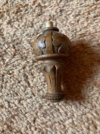 Pulsador de timbre tallado antiguo