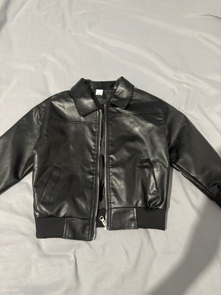 Chaqueta de cuero negra