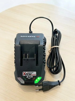 Cargador Parkside X20V TEAM 2.4A