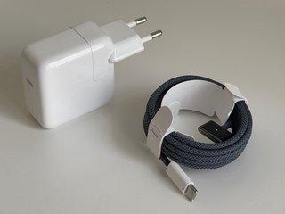 Cargador 30W y cable MagSafe 3 - Apple MacBook Air