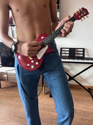 Guitarra de Juguete Bonton Roja