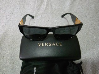 Gafas de Sol Versace Negras y Doradas