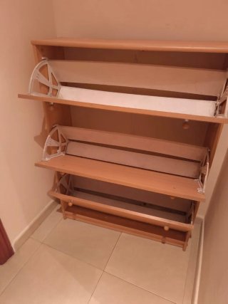 Dos zapateros de madera