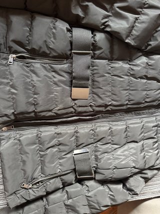 Abrigo Acolchado Negro con Capucha MARCA TEX
