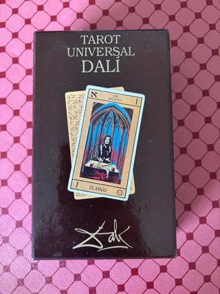 Tarot de Salvador Dalí  por Naipes Comas.
