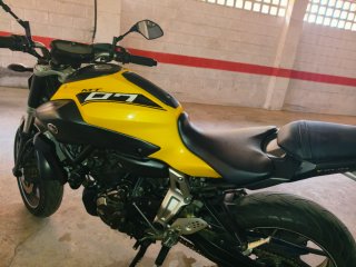 Yamaha MT07 Negra y Amarilla