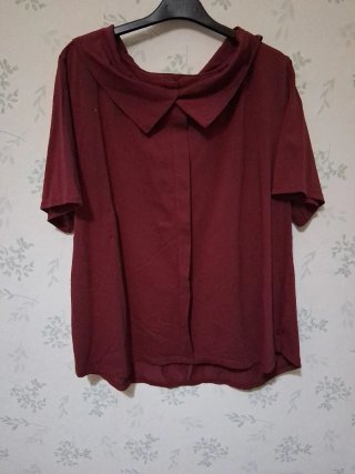 Blusa roja con cuello Peter Pan