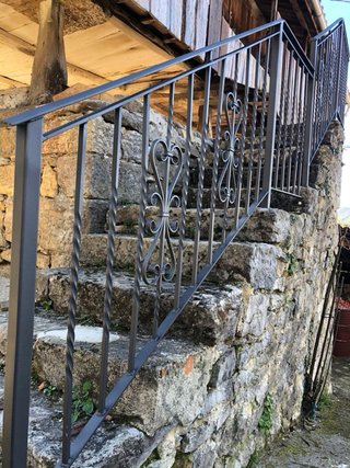 Barandillas, portones, rejas, puertas, soportes