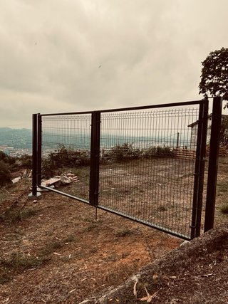 Barandillas, portones, rejas, puertas, soportes