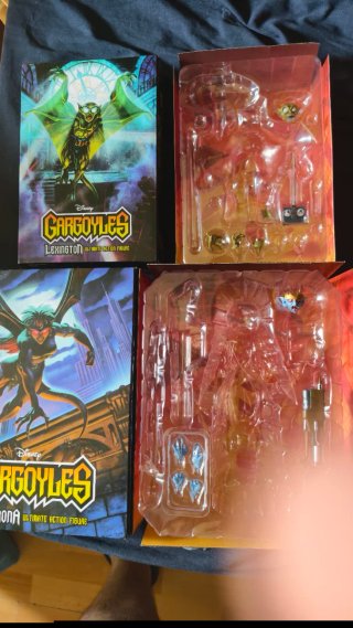 Cajas NECA Gargoyles y Dinosaurios