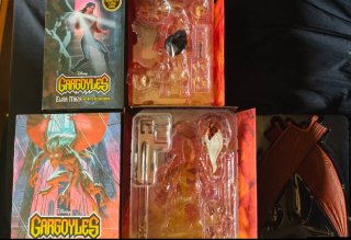 Cajas NECA Gargoyles y Dinosaurios