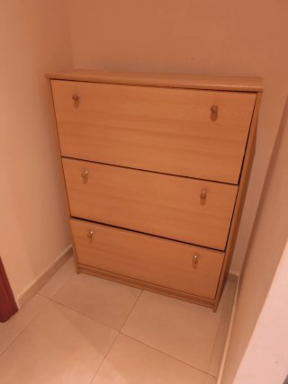 Zapateros de madera y plástico