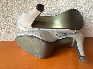 Zapatos de Fiesta Plateados con Cristales