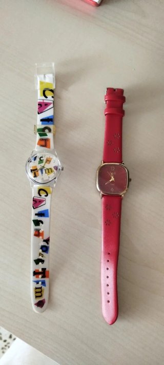Relojes de bisutería.