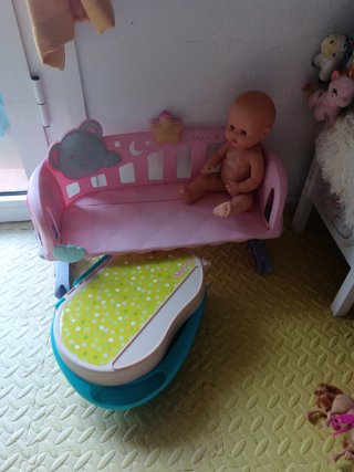 Cuna y orinal para muñecos bebé
