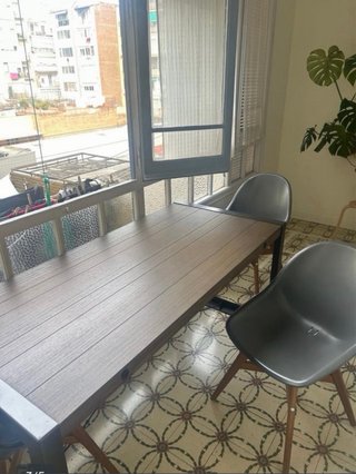 Mesa de comedor con 4 sillas