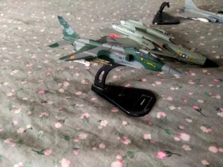 Lote de 4 Aviones a Escala. Leer bien en detalles:
