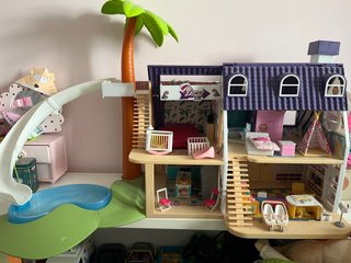 Casa de muñecas MyMy City con accesorios