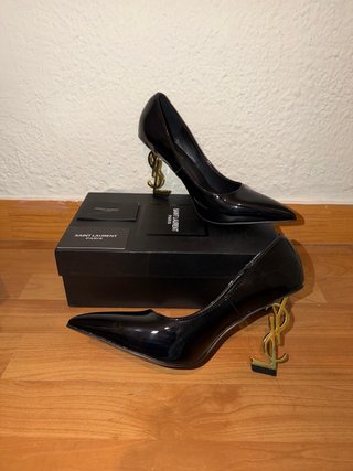 TACONES YSL NEGROS CERRADOS