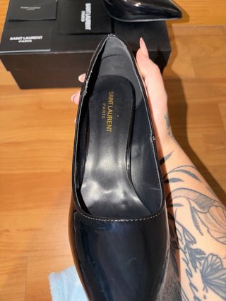 TACONES YSL NEGROS CERRADOS