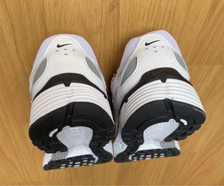 Nike P 6000 Talla 42 Plata y Blanco