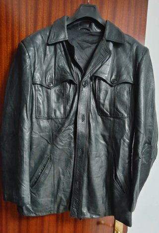 Chaqueta de Piel Negra
