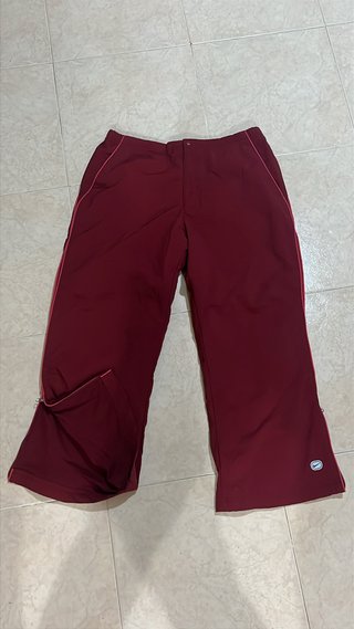 Pantalón capri deportivo burdeos - talla M