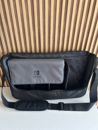 Maletín Nintendo Switch Gris y Negro