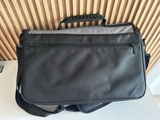 Maletín Nintendo Switch Gris y Negro