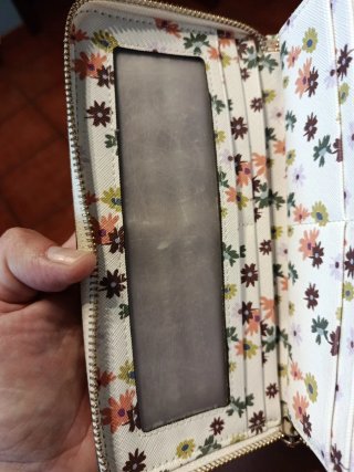 Cartera de mano con flores