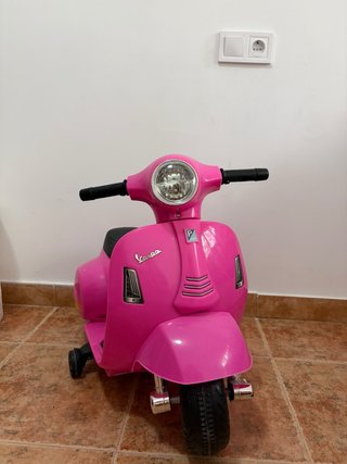 Moto Vespa Eléctrica Niña Rosa
