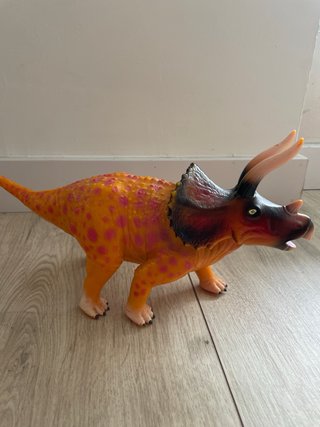 Dinosaurio de Juguete Triceratops