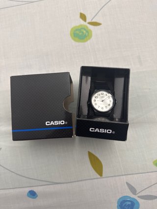 Reloj Casio Blanco y Negro