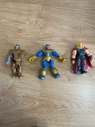 Muñecos Marvel Thanos y Thor
