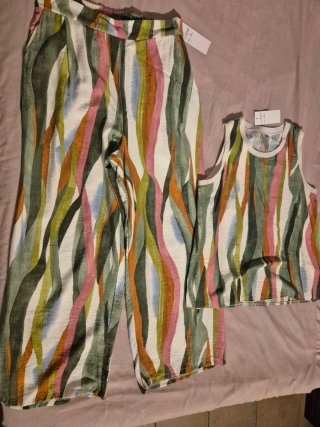 Conjunto pantalón y top estampado