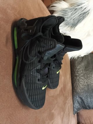 Deportivos Nike Hombre Negro y Verde